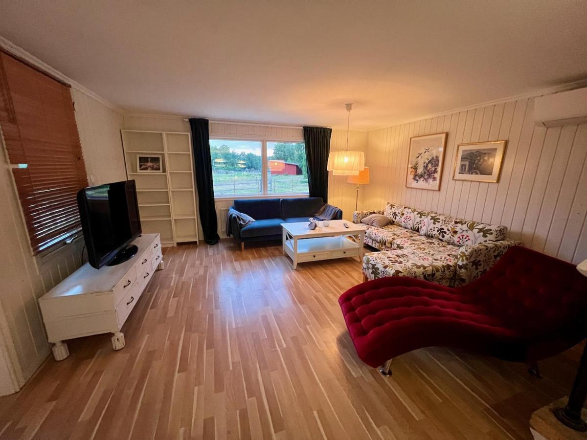הוילה Östhammar Idylliskt Hus Med Sjoeutsikt. מראה חיצוני תמונה
