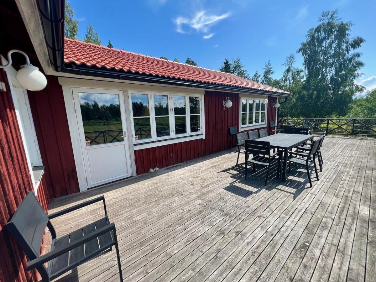 הוילה Östhammar Idylliskt Hus Med Sjoeutsikt. מראה חיצוני תמונה
