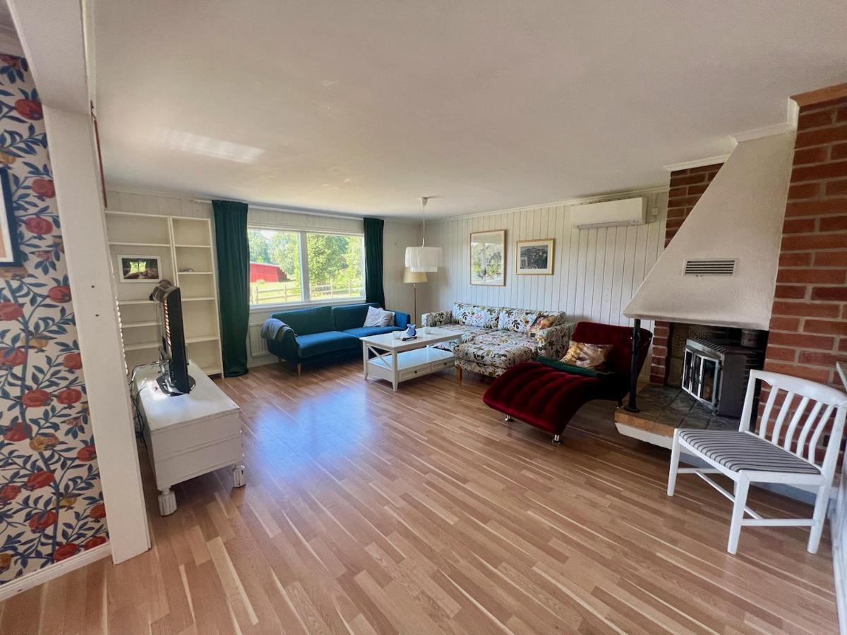 הוילה Östhammar Idylliskt Hus Med Sjoeutsikt. מראה חיצוני תמונה
